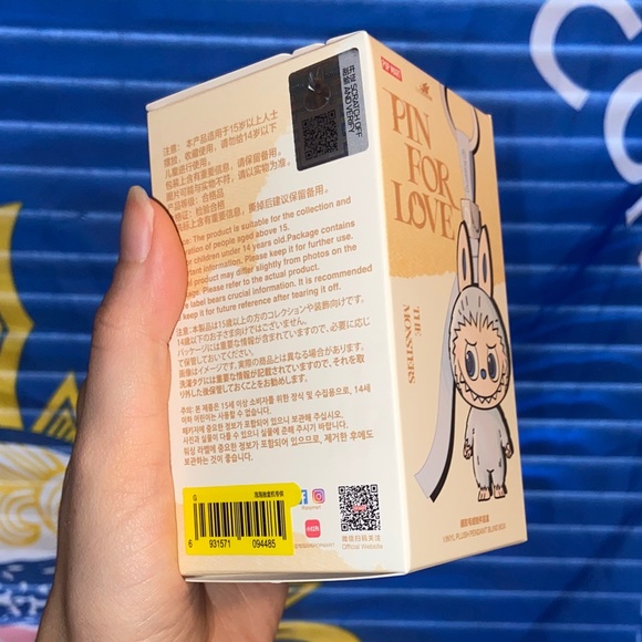 POP MART Accessories - AUTHENTIC NEW Sealed Pop Mart Labubu Pin For Love Series - G ✨🩷